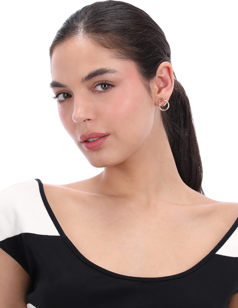 Aretes circulares con acabado brillante 3