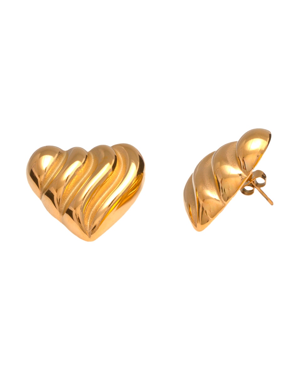 Aretes de corazón con acabado chapa de oro Aretes de corazón con acabado chapa de oro