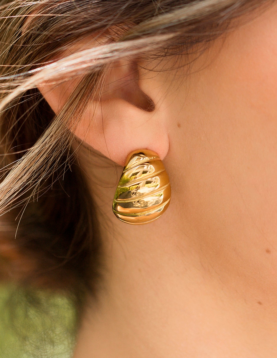 Aretes con acabado chapa de oro 3