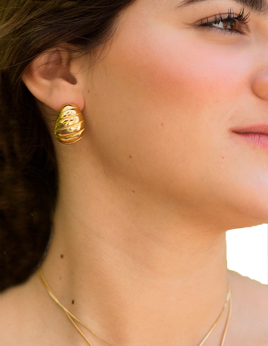 Aretes con acabado chapa de oro 4
