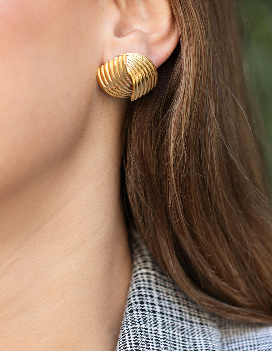Aretes Classic Collection con acabado chapa de oro 2