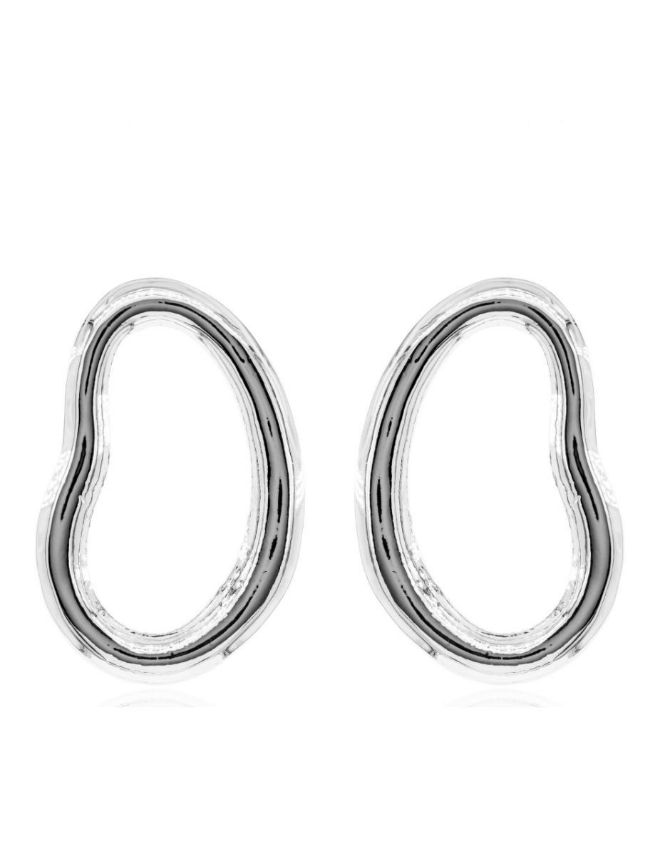 Aretes ovalados con acabado baño de rodio 1
