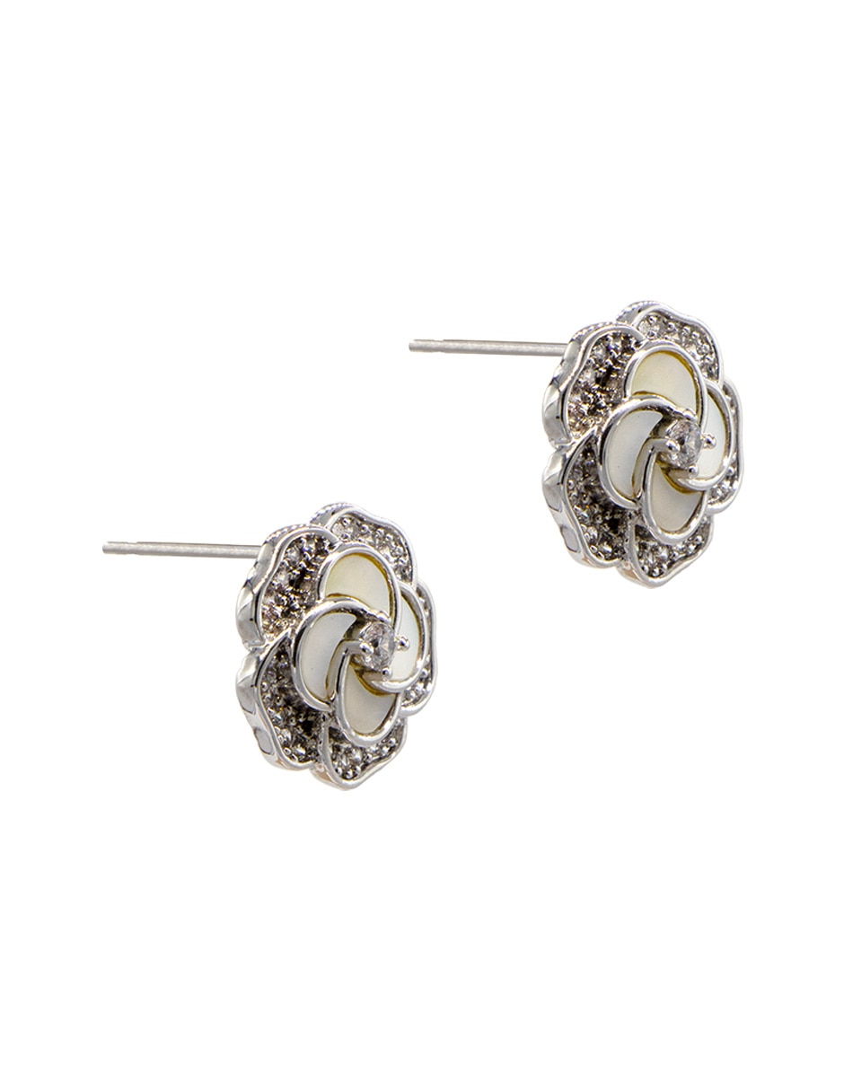 Broqueles de flor con acabado pavé madre perla 2