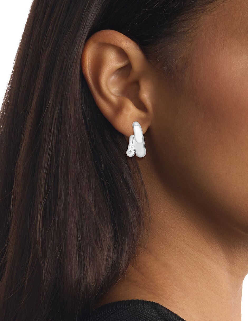 Aretes circulares Calvin Klein Spiral con acabado brillante 2