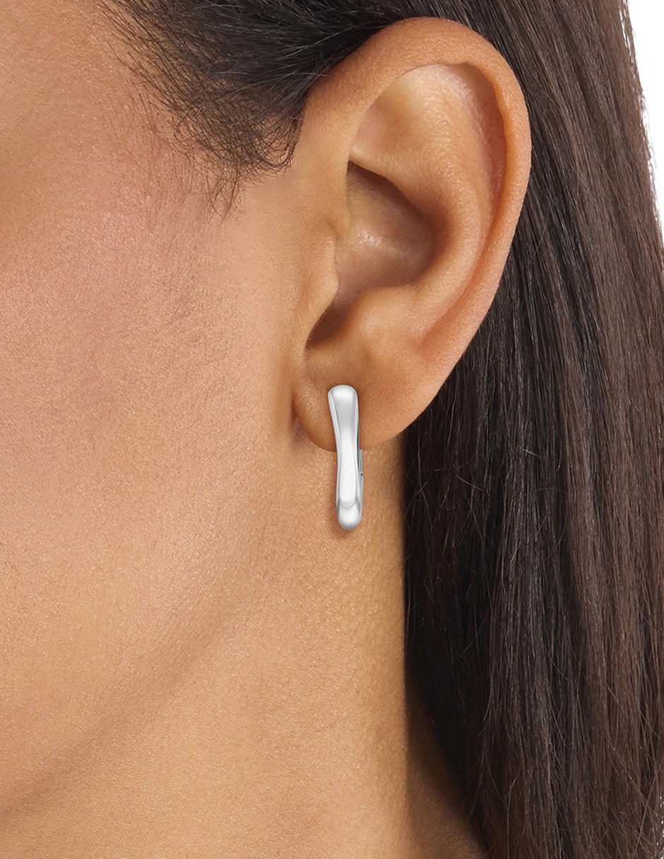 Aretes de aro Calvin Klein con acabado brillante 2
