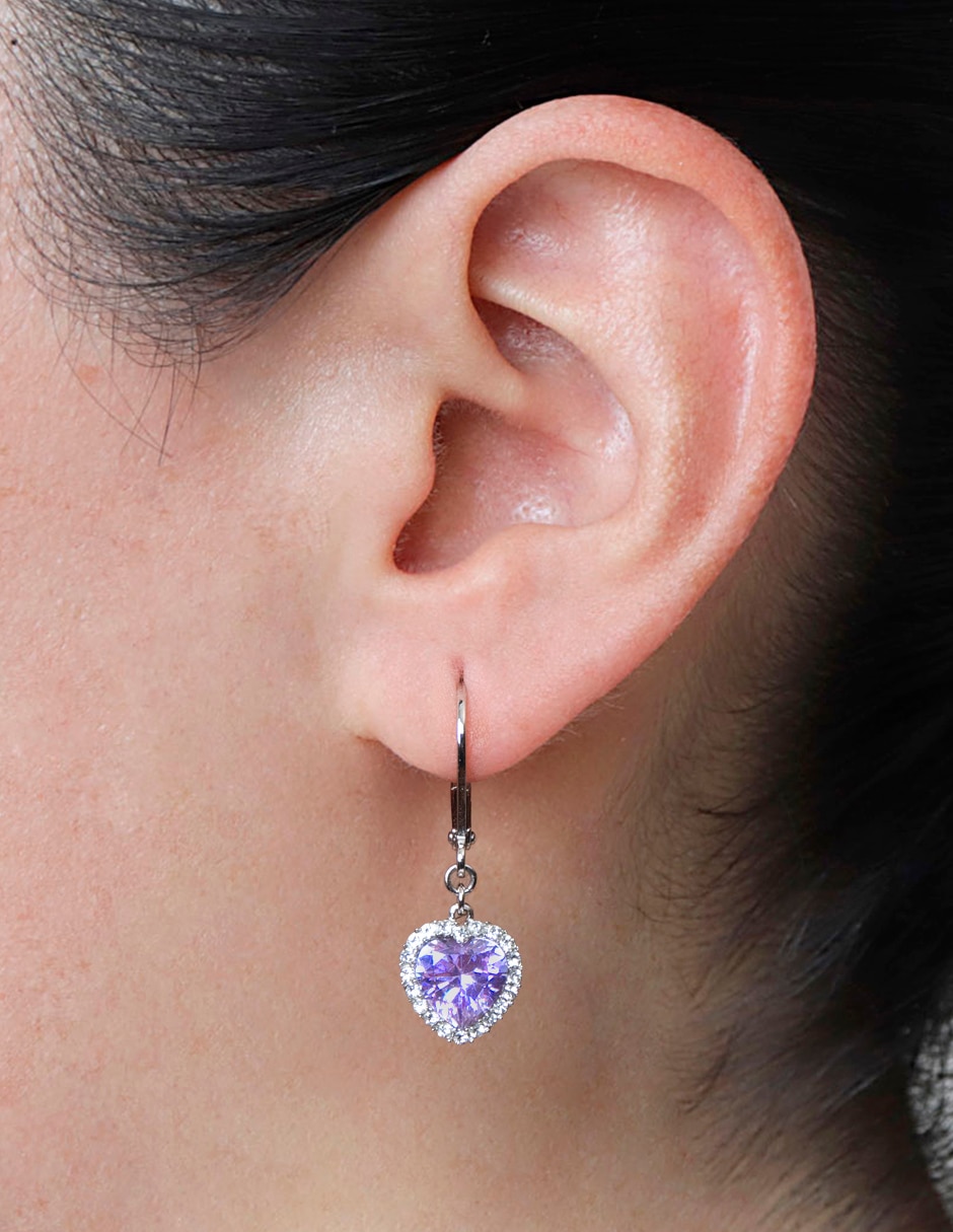 Aretes de corazón con acabado pavé zirconia Aretes de corazón con acabado pavé zirconia