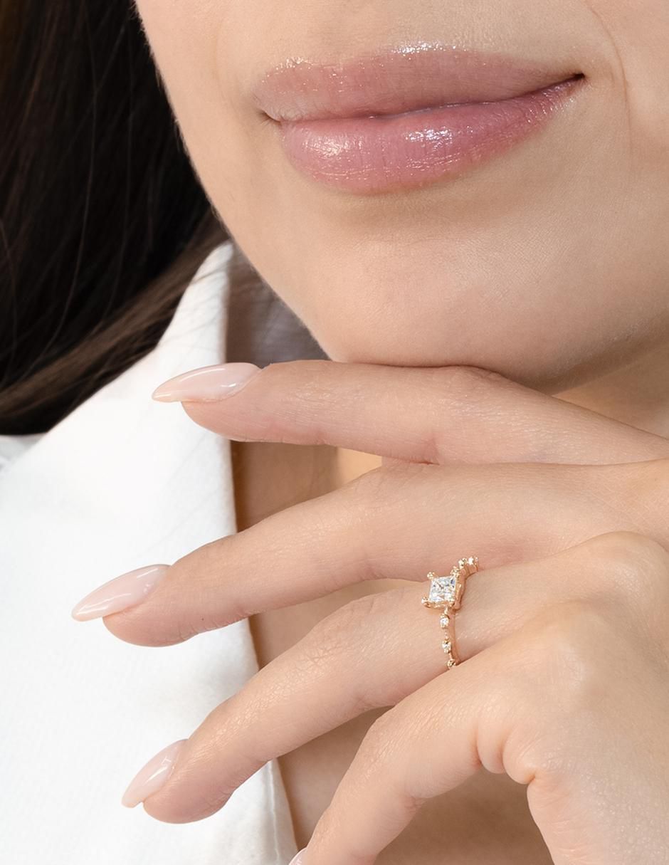 Anillo cuadrado de oro zirconia brillante 4