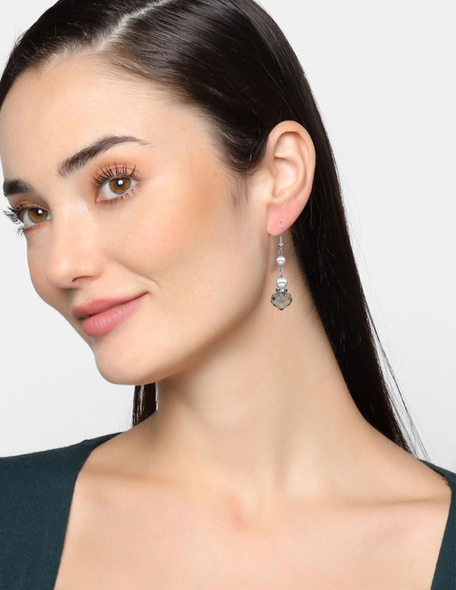 Aretes redondos con acabado baño de oro blanco 18 K cristal 2