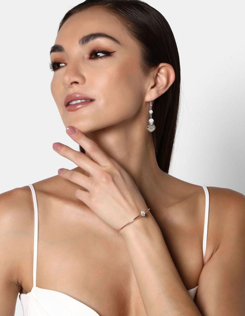Aretes redondos con acabado baño de oro blanco 18 K cristal 3