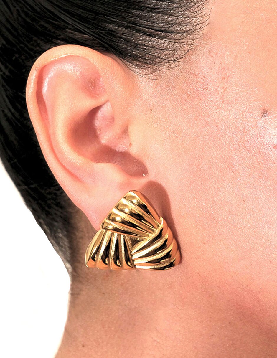Aretes triangulares Classic Collection con acabado chapa de oro