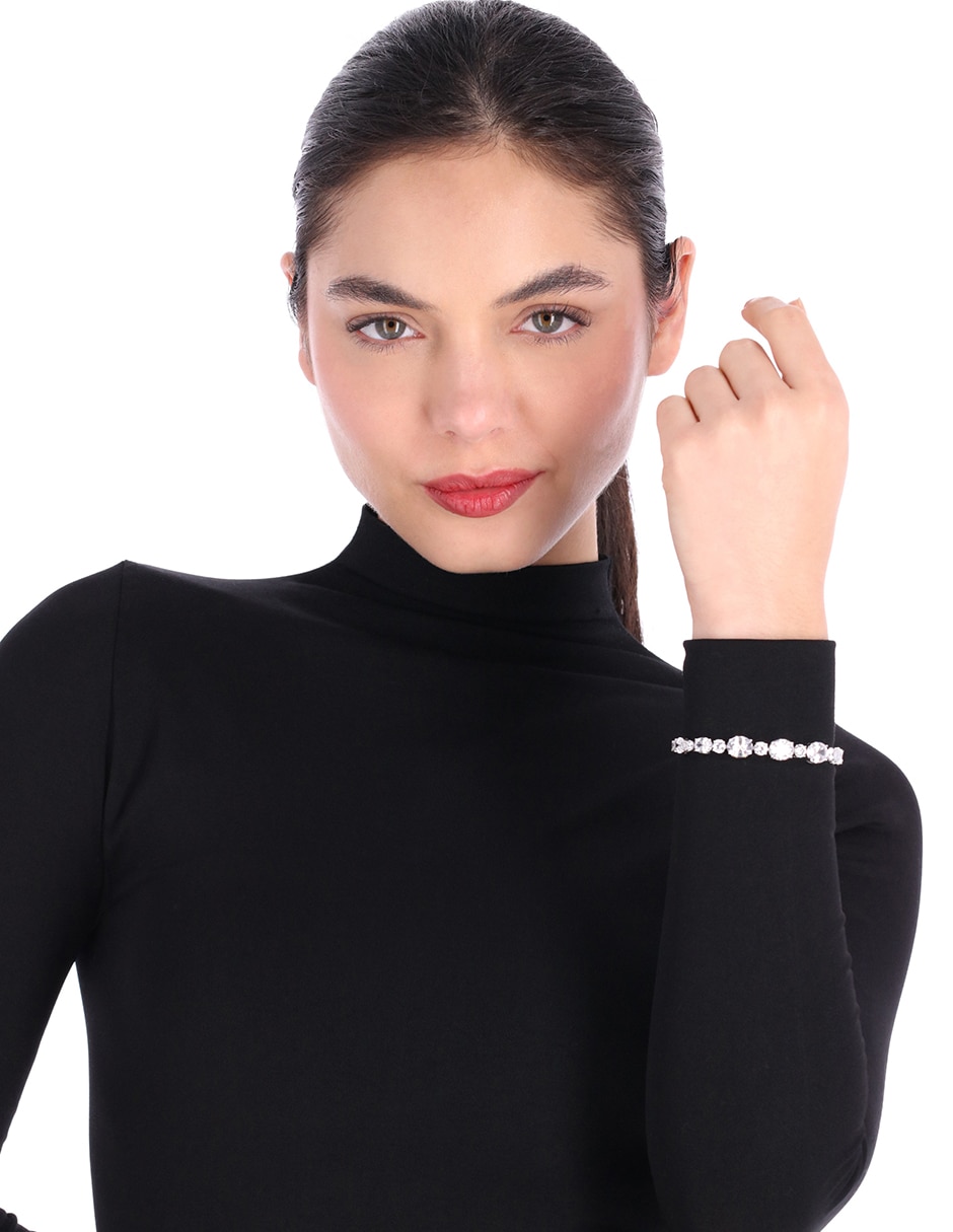 Brazalete Glamour Hour con acabado liso 3