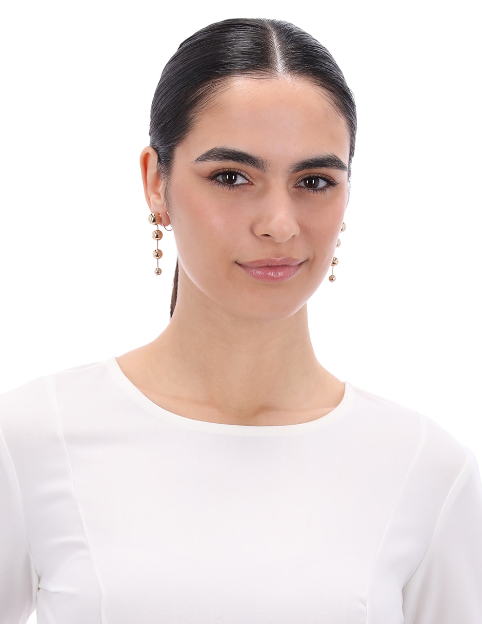 Aretes de círculo Anne Klein con acabado liso