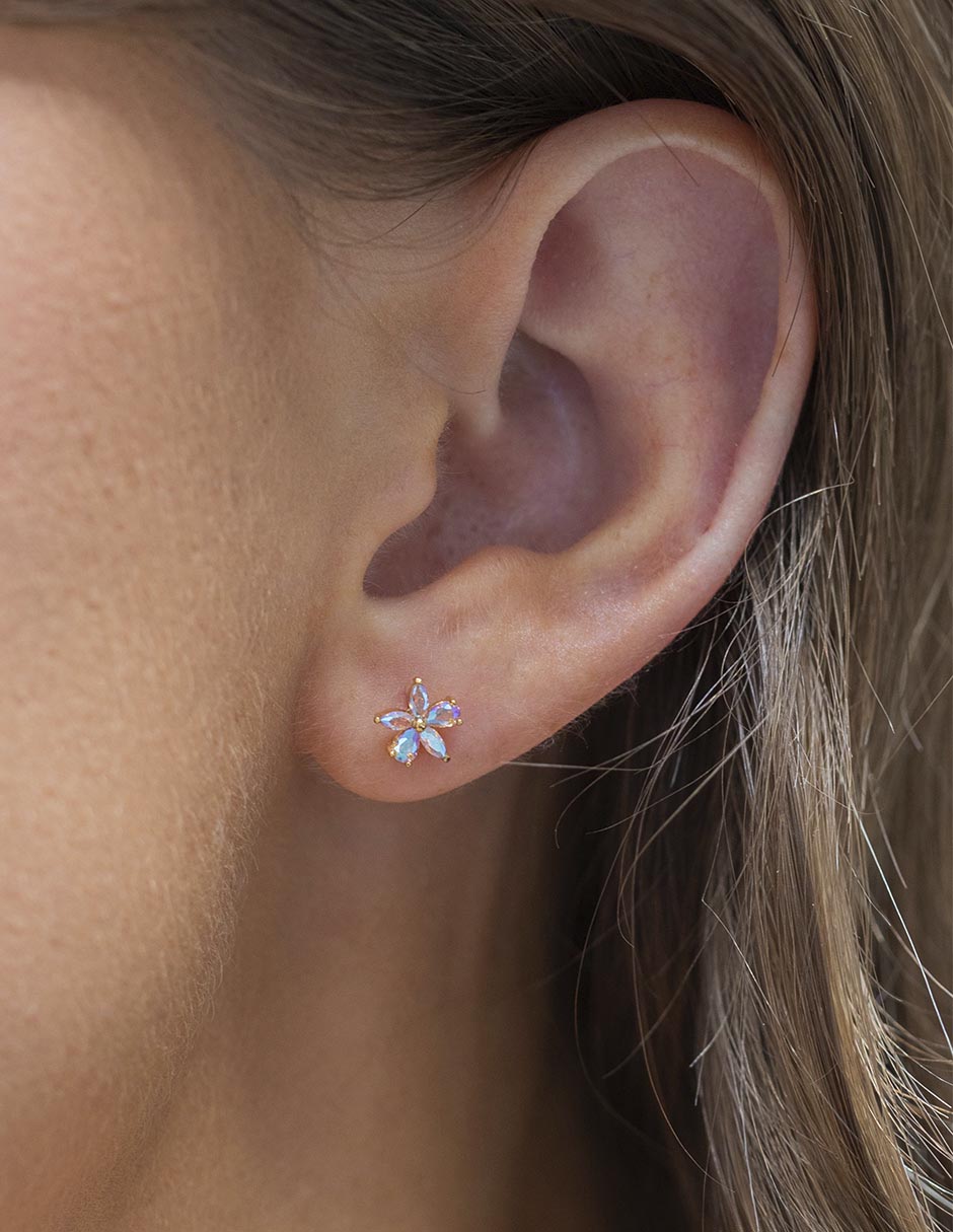Aretes de flor 18 K con acabado chapa de oro 3