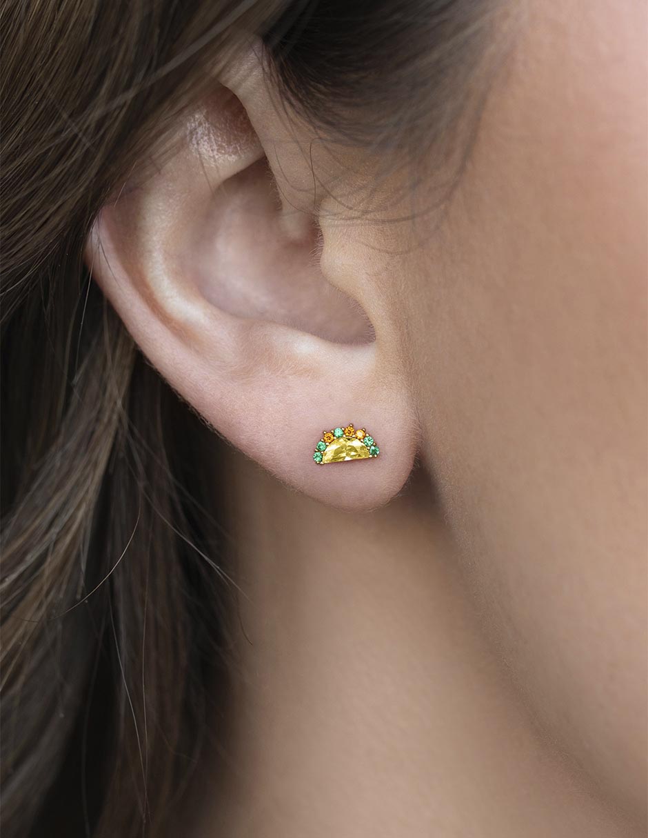 Aretes de taco 18 K con acabado chapa de oro 2