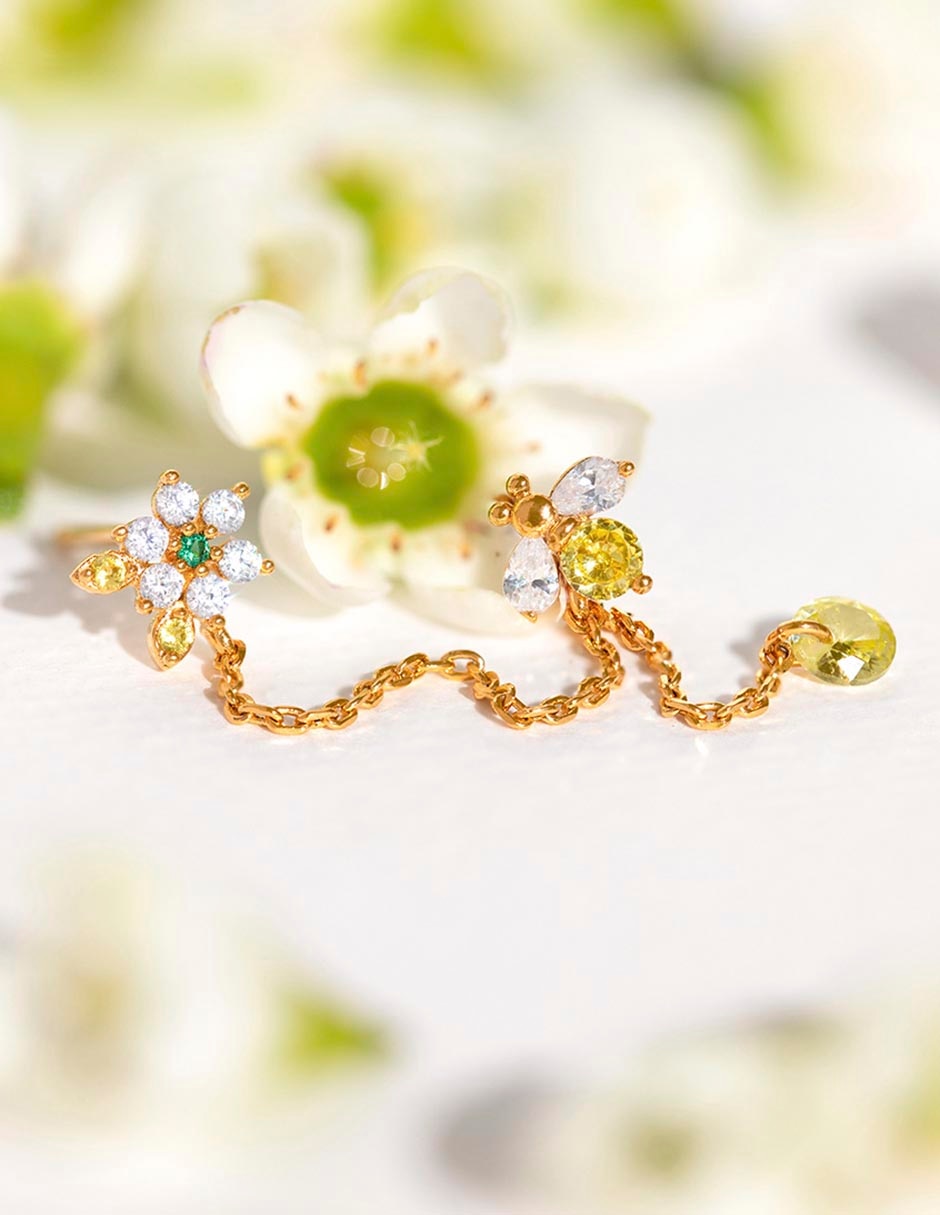 Aretes de flor 18 K con acabado chapa de oro 3