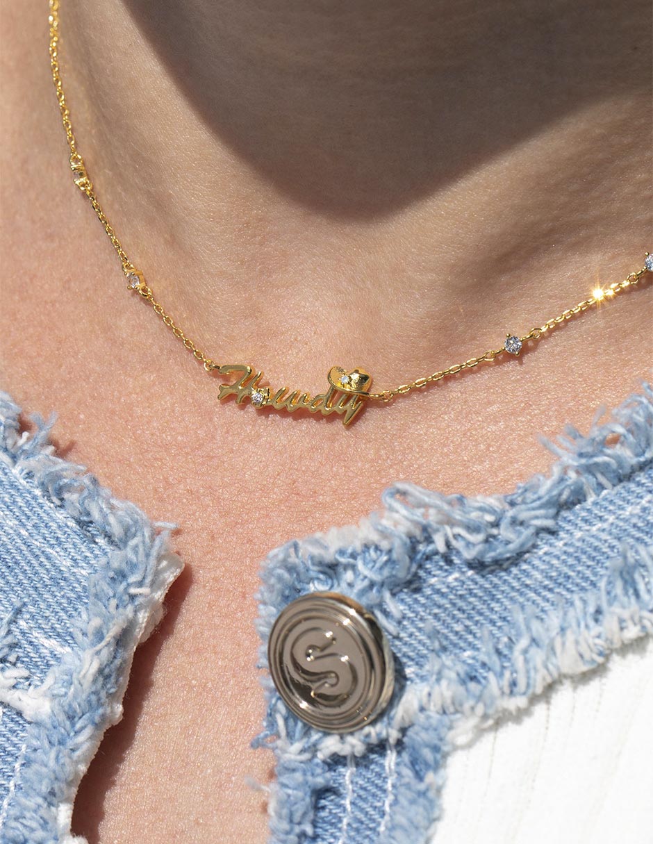 Collar de texto Howdy 3