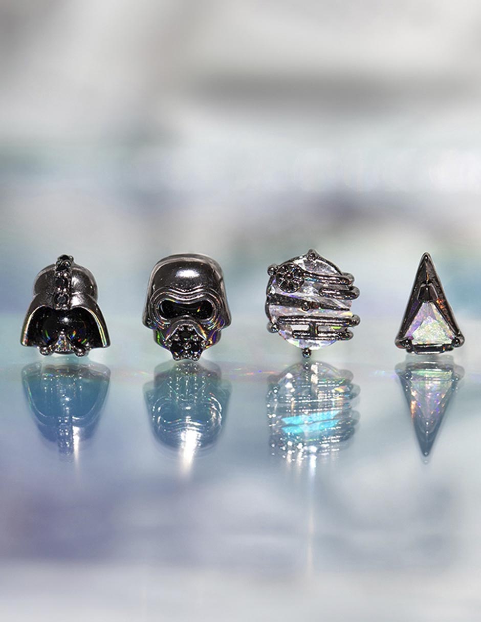 Aretes Star Wars 18 K con acabado chapa de oro 3
