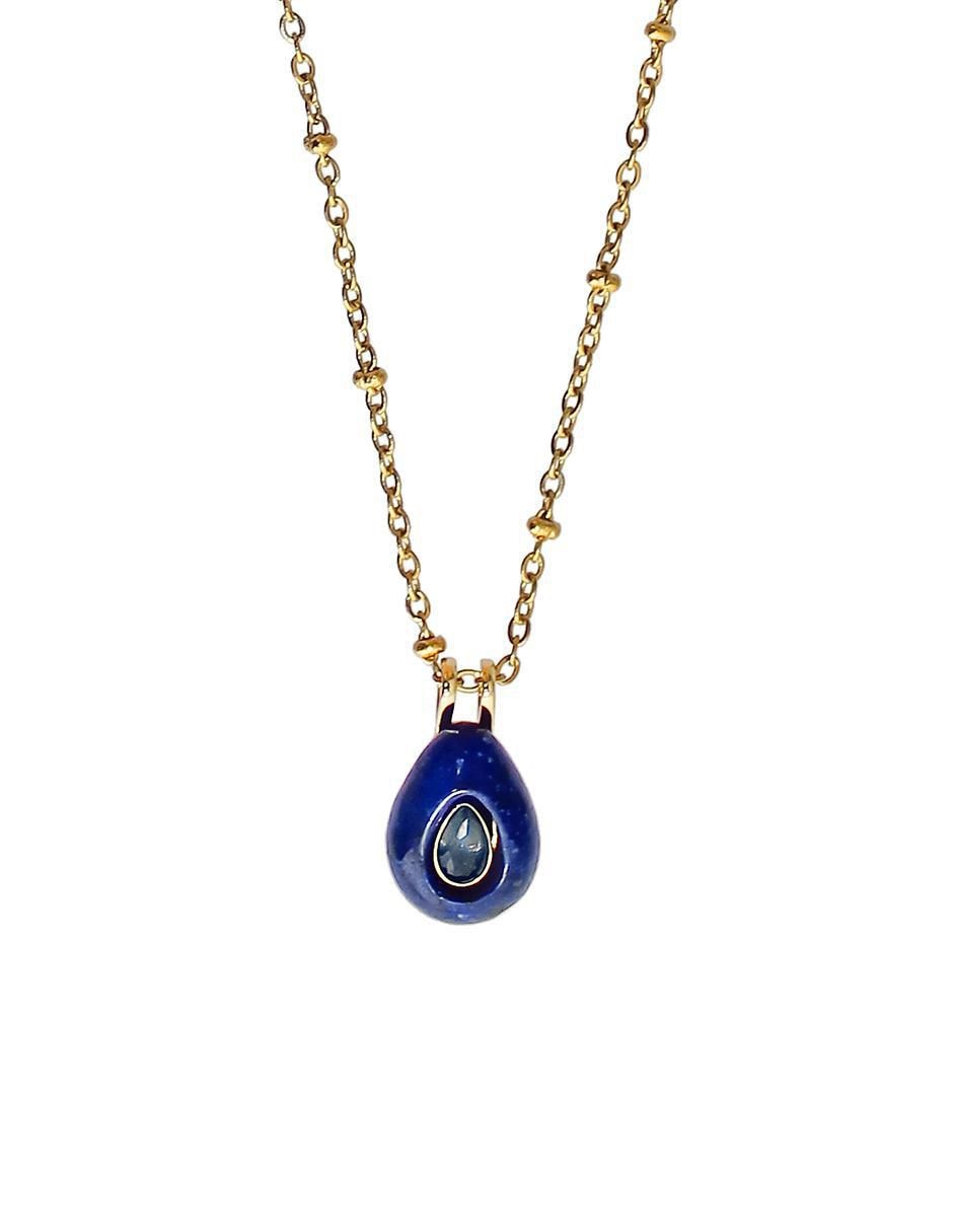 Collar con dije gota