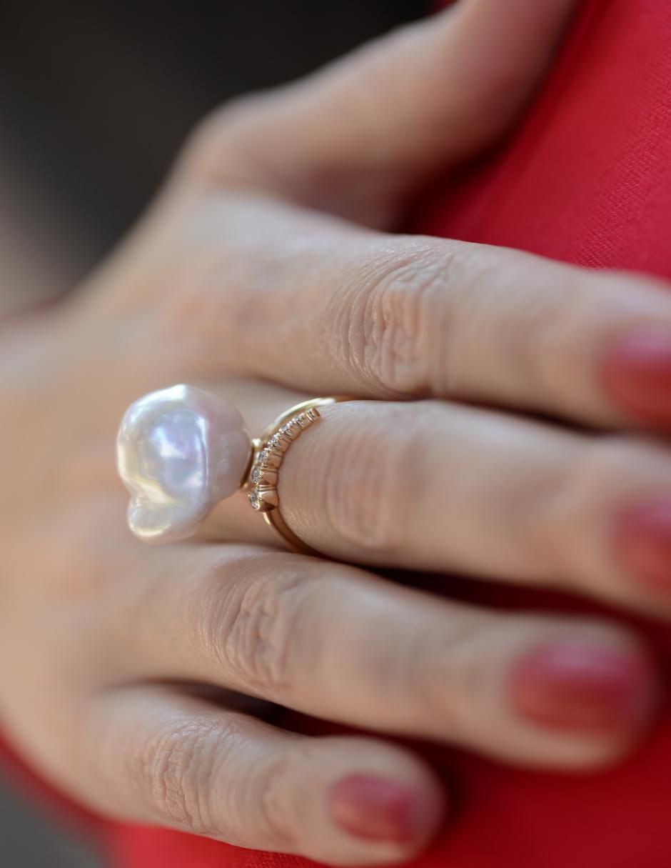 Anillo redondo 14 k de oro amarillo perla liso