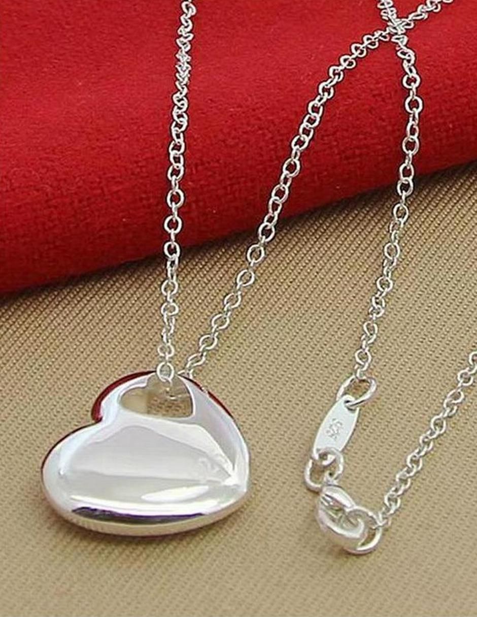 Collar con dije corazón 3