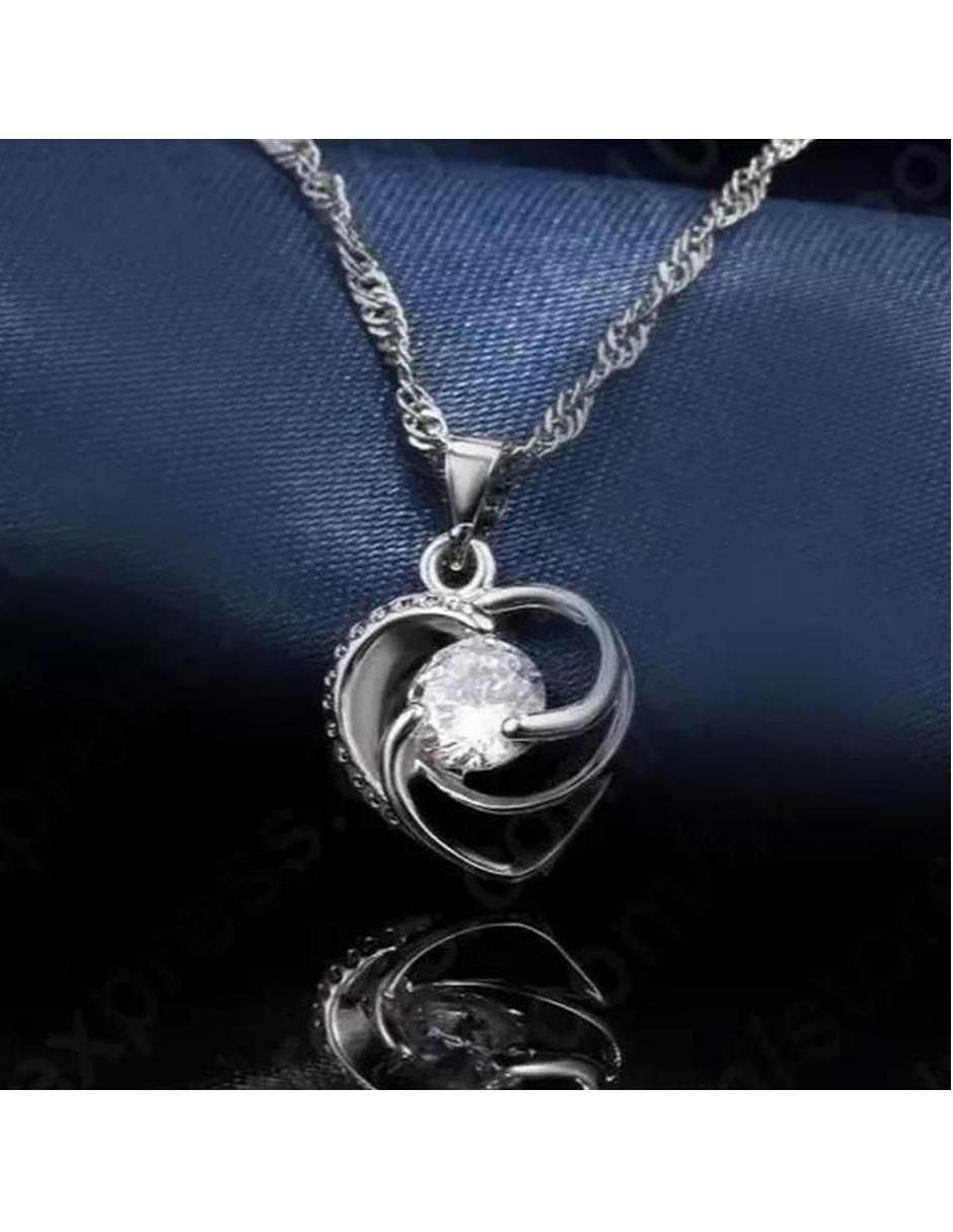 Collar con dije corazón 2