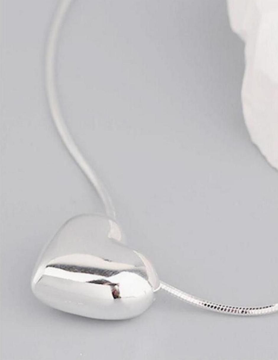 Collar con dije corazón 3