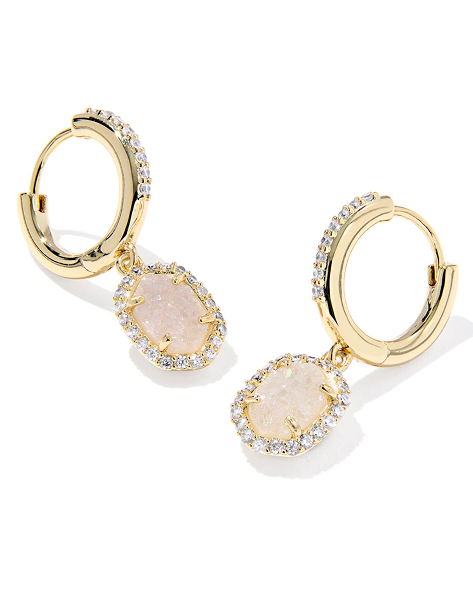 Imagen de producto Aretes cortos Kendra Scott Daphne con acabado baño de oro 14 K cuarzo