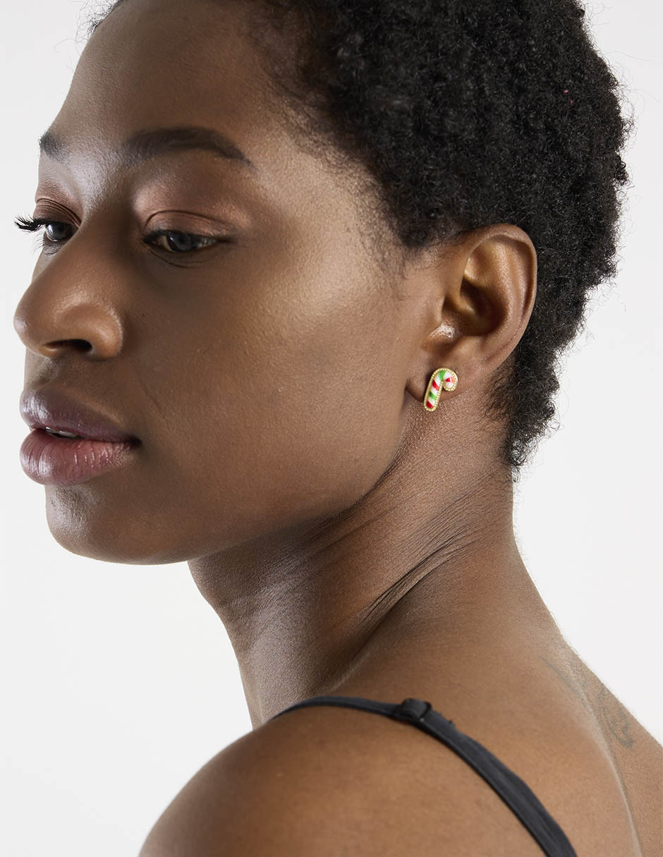 Aretes cortos navideño de bastón con acabado baño de oro 14 K madre perla