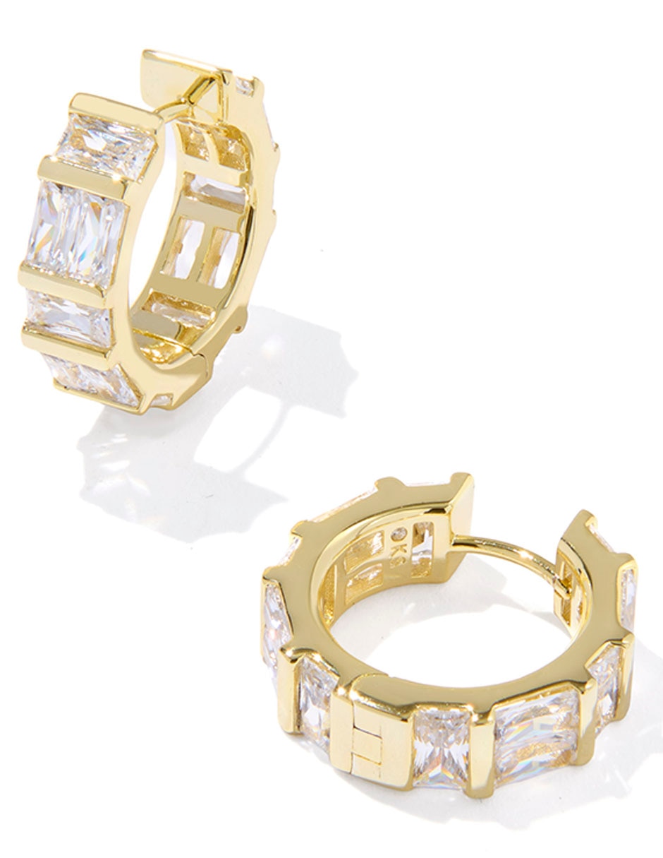 Aretes cortos Kendra Scott 14 k con acabado baño de oro zirconia