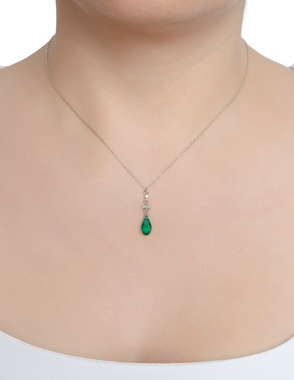 Collar con dije de gota