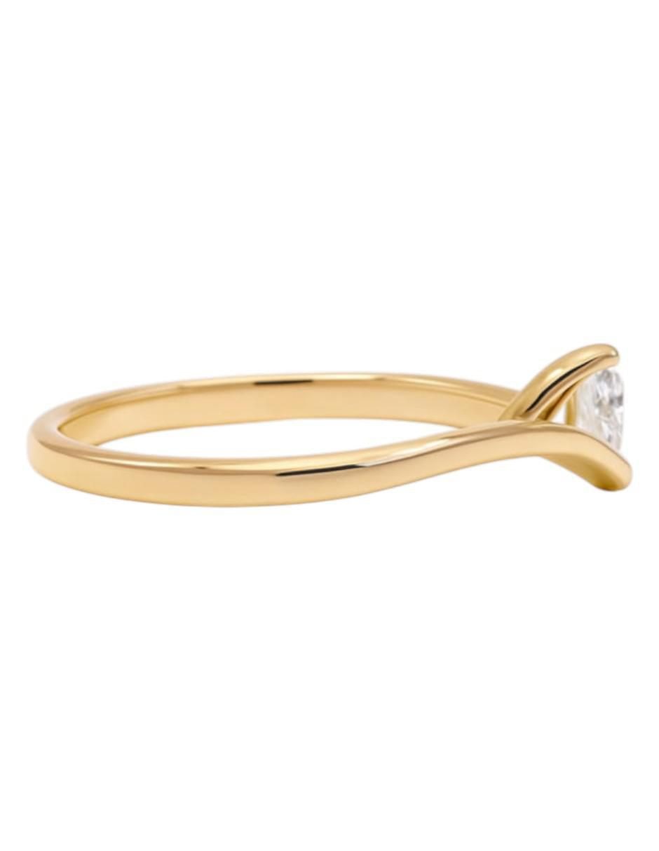 Anillo con gema circular 14 k de oro amarillo zirconia pulido