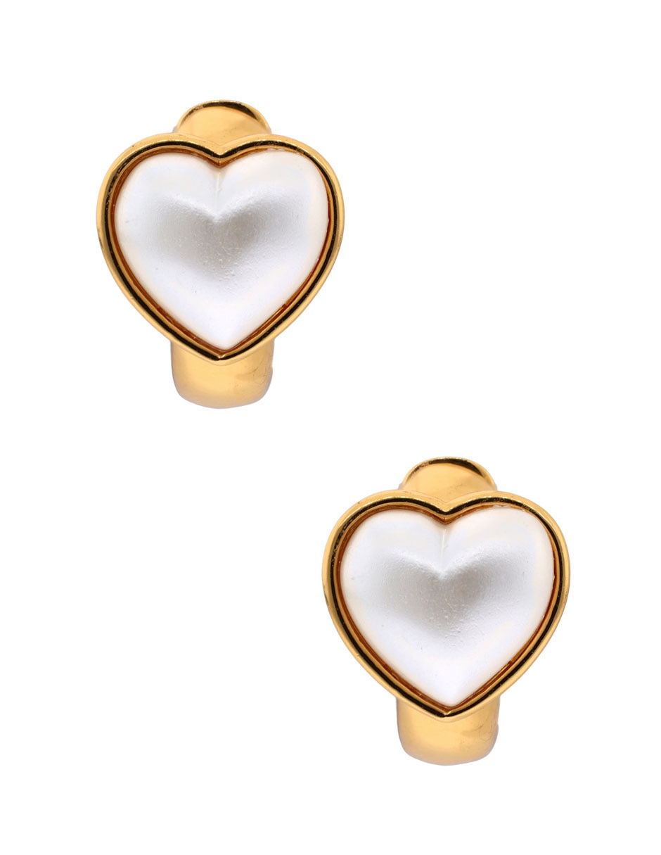 Aretes de corazón con acabado brillante