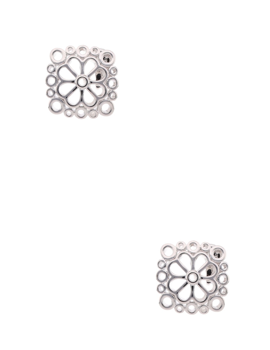 Aretes de flor con acabado brillante