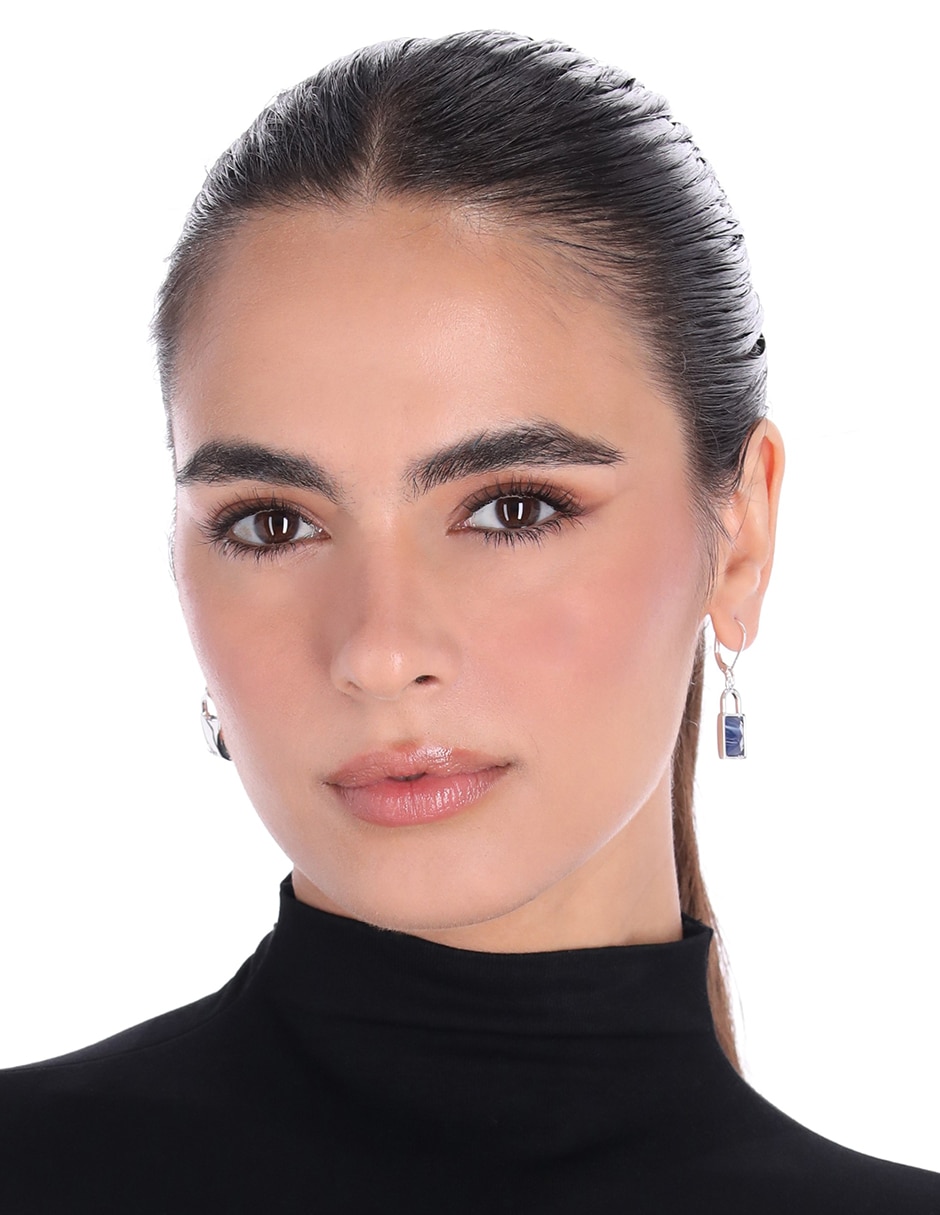 Aretes cuadrados Holiday Beads con acabado brillante 3