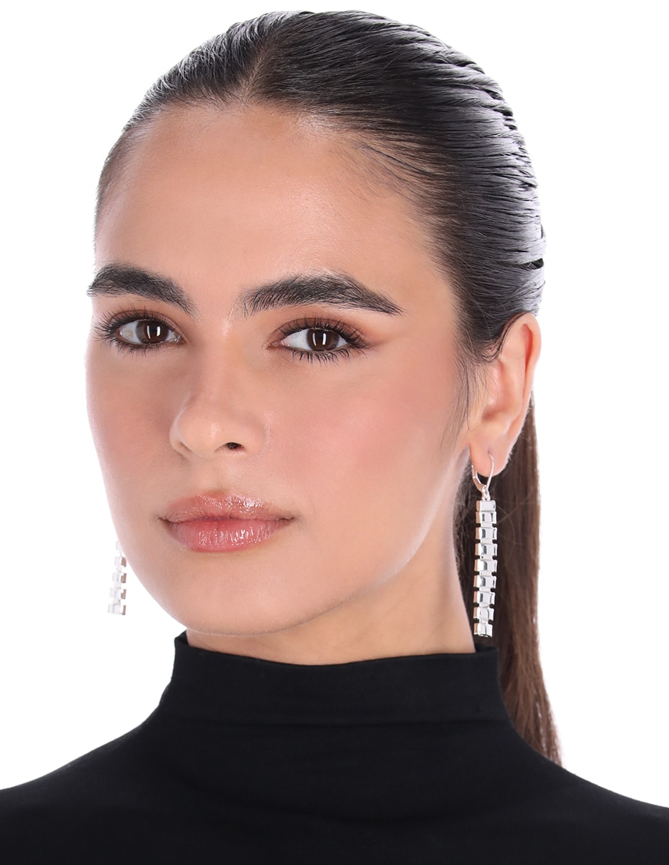 Aretes Cyber Silver con acabado brillante 3
