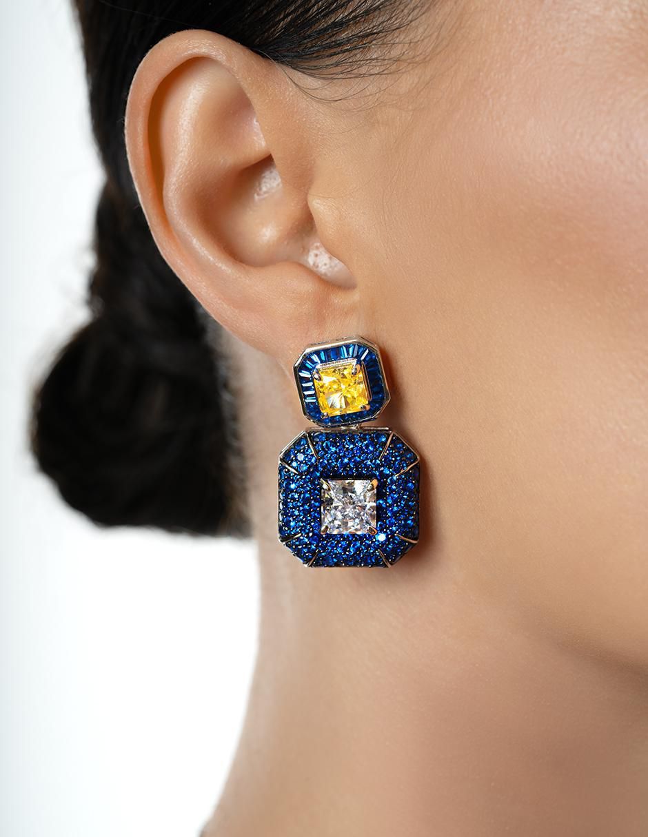 Aretes cortos octagonal de plata P 925 con acabado pavé zafiro Aretes cortos octagonal de plata P 925 con acabado pavé zafiro