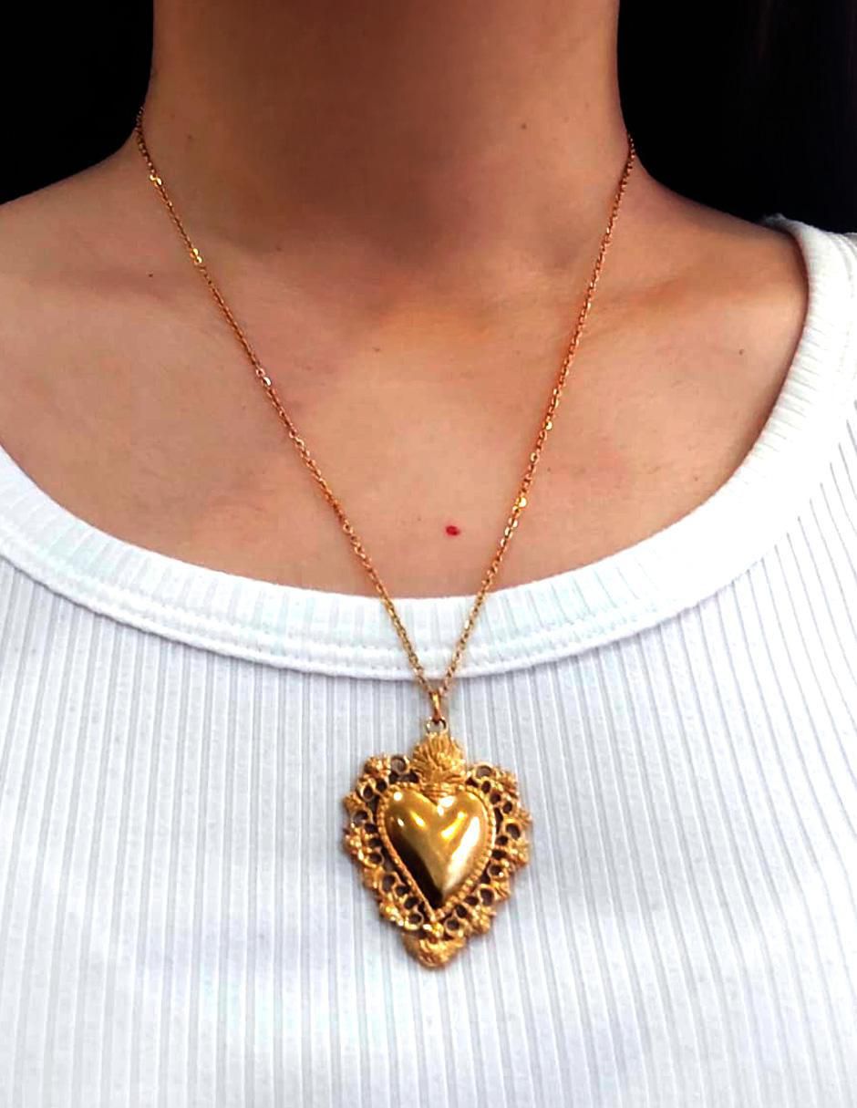 Collar con dije Sagrado Corazón de corazón Joyería con Alma 3