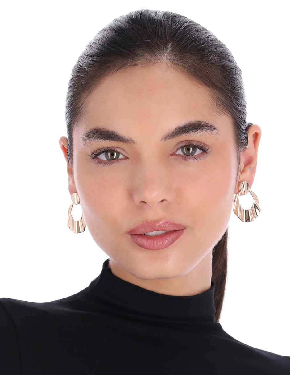 Aretes con acabado brillante 3