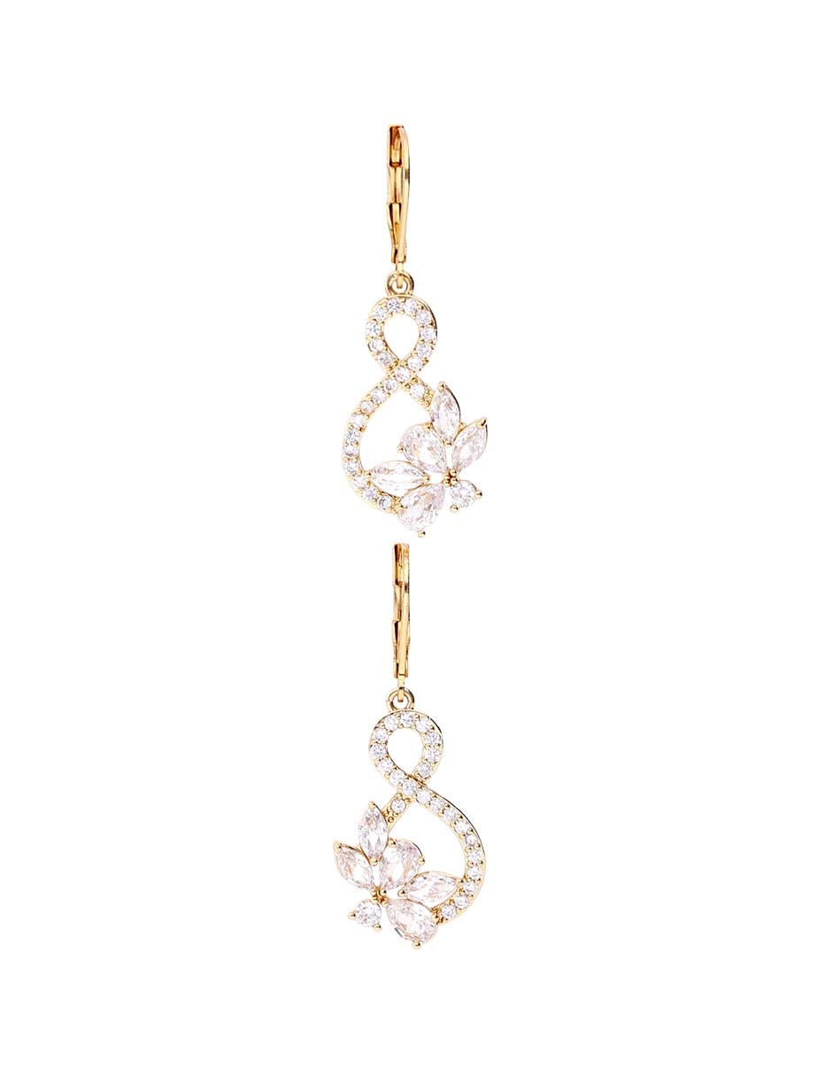 Aretes de flor con acabado brillante