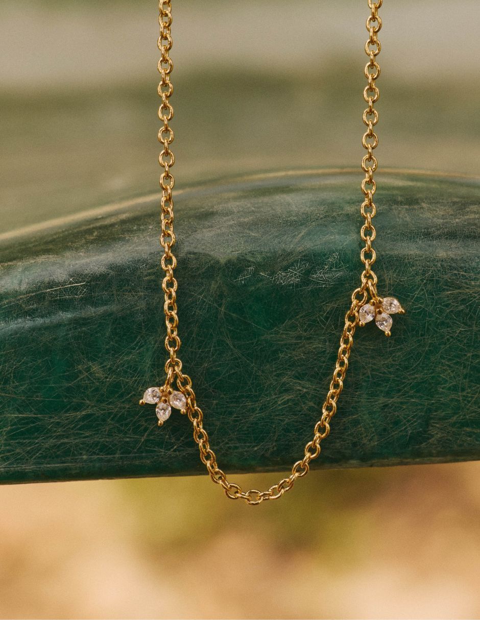 Collar flor Olivia Wild con acabado baño de oro 18 K 3