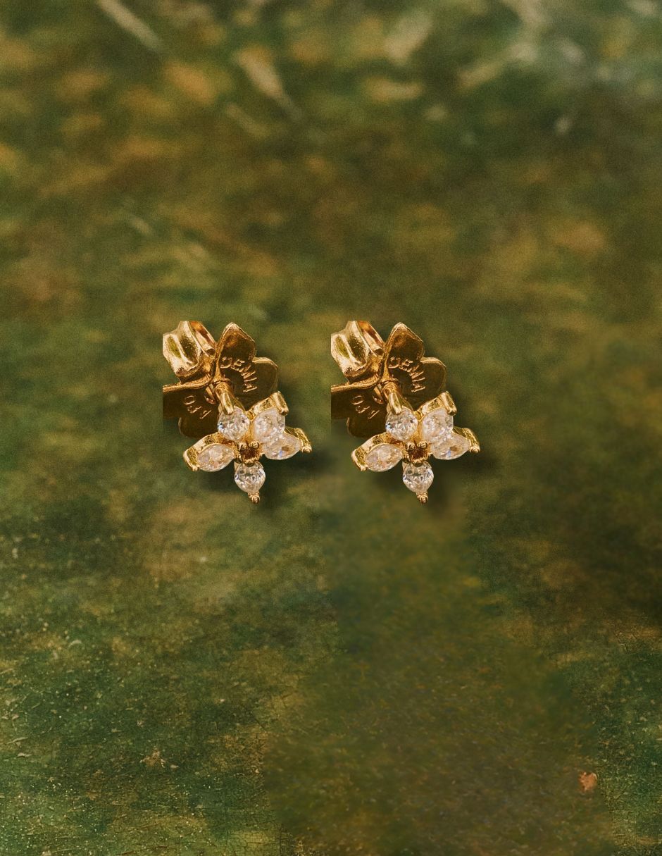 Broqueles de flor con acabado baño de oro 18 K 2