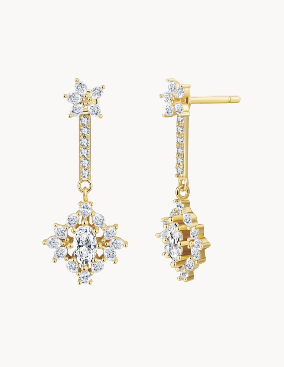 Aretes de flor Fairy Tail con acabado baño de oro 18 K