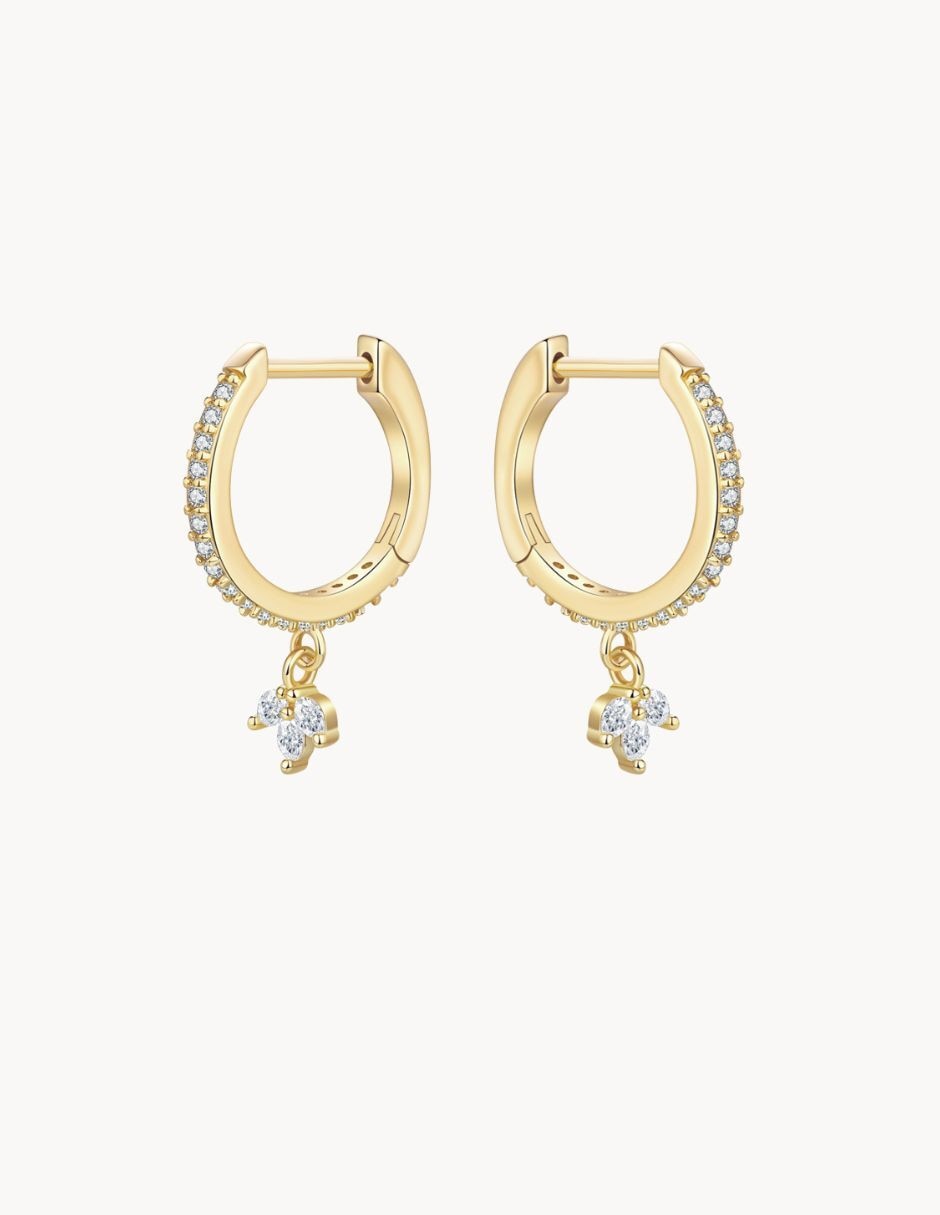 Aretes de flor Fairy Tail con acabado baño de oro 18 K Aretes de flor Fairy Tail con acabado baño de oro 18 K