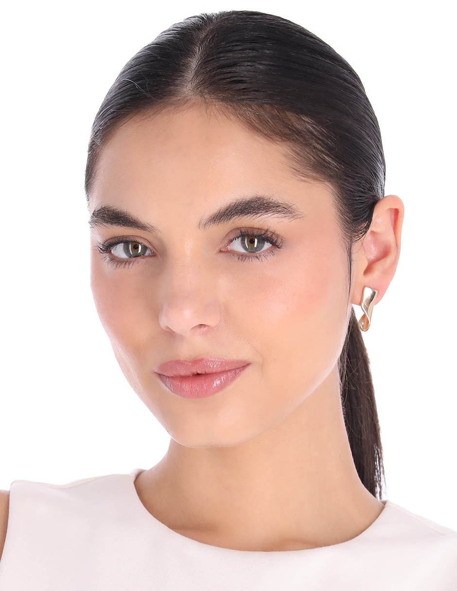 Aretes con acabado brillante 3