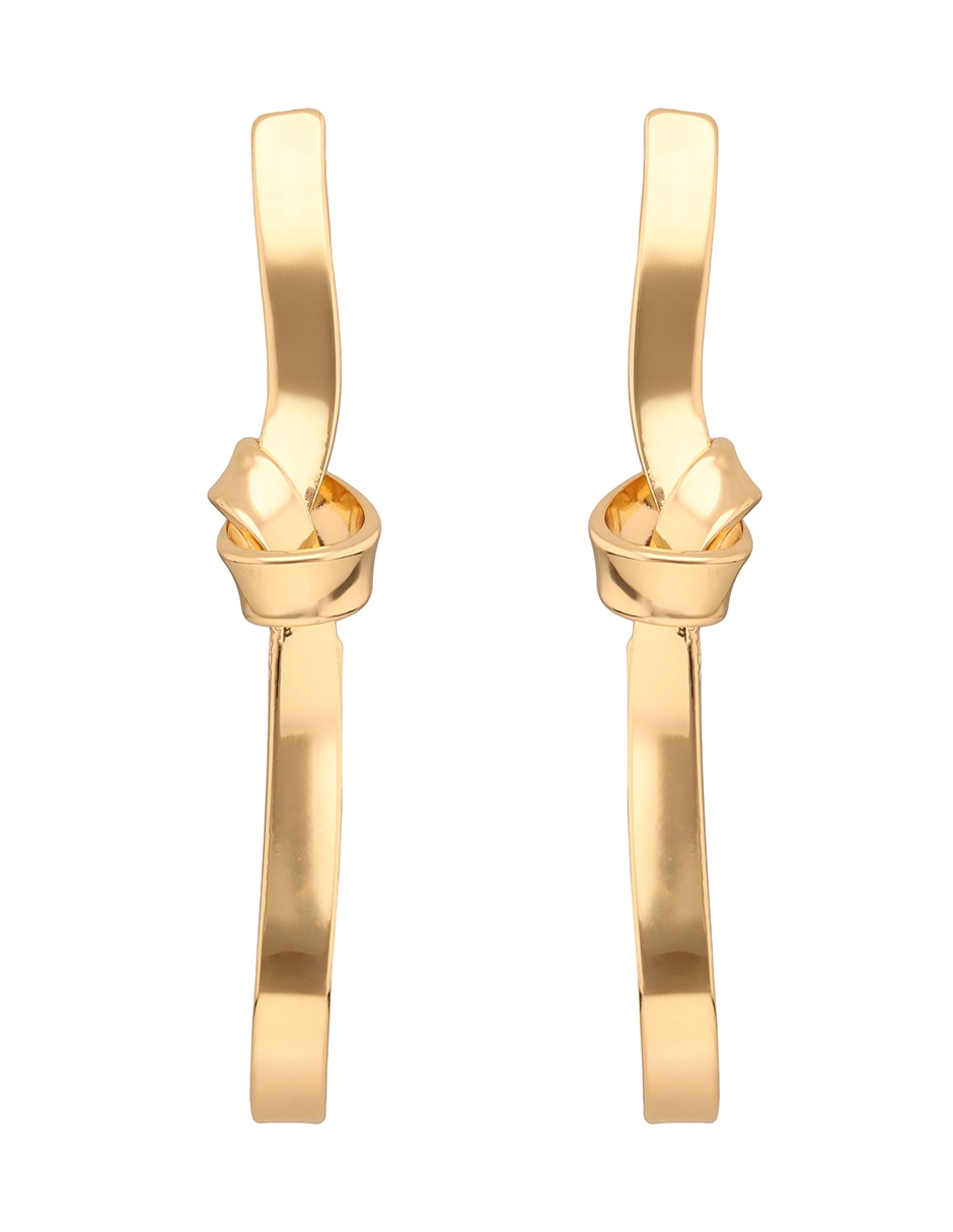 Aretes largos con acabado brillante 1