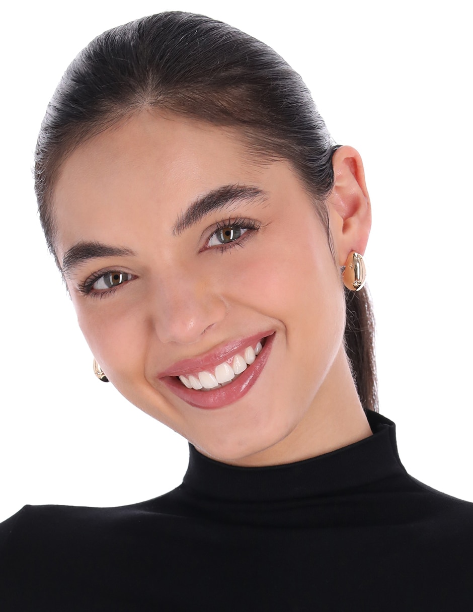 Aretes circulares con acabado brillante 3