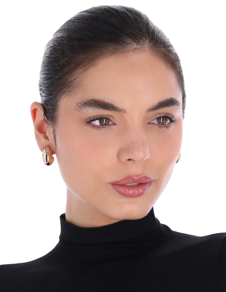Aretes circulares con acabado brillante 3