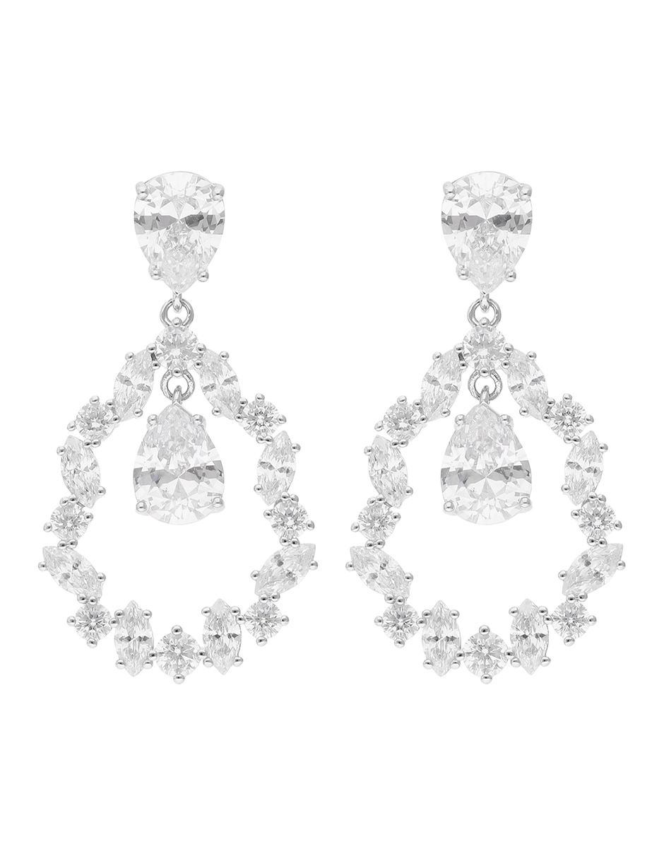 Aretes Diamonds and Debutantes con acabado brillante cristal