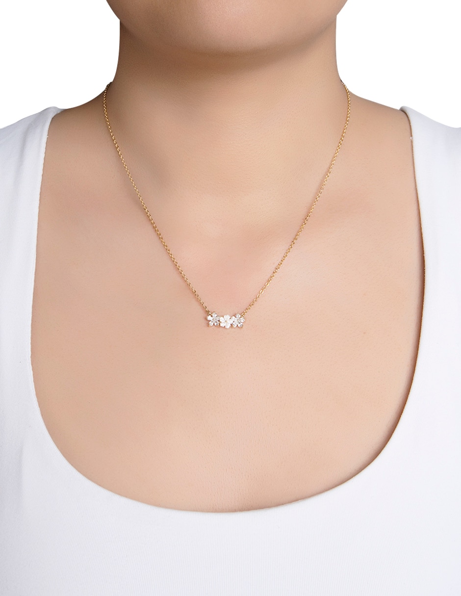 Collar con dije de flor Carré