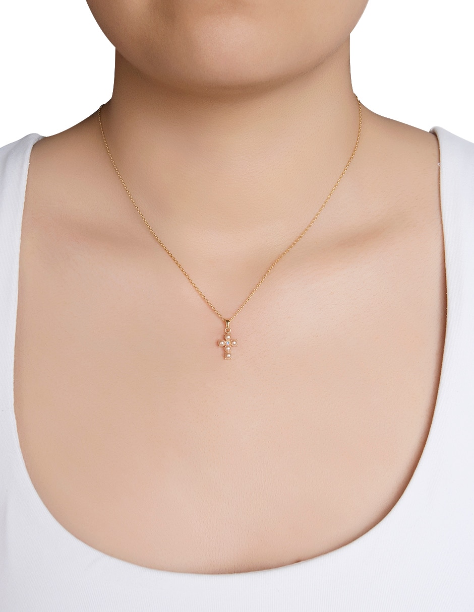 Collar con dije de cruz Carré 5